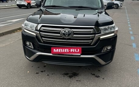 Toyota Land Cruiser 200, 2017 год, 6 500 000 рублей, 9 фотография