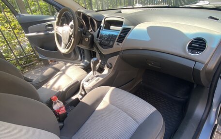 Chevrolet Cruze II, 2009 год, 550 000 рублей, 4 фотография