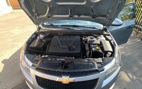 Chevrolet Cruze II, 2009 год, 550 000 рублей, 2 фотография