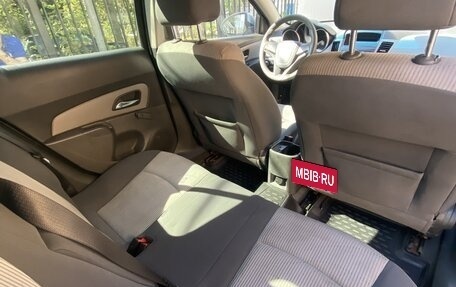 Chevrolet Cruze II, 2009 год, 550 000 рублей, 7 фотография