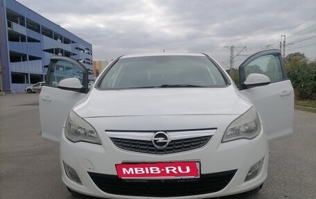 Opel Astra J, 2010 год, 523 968 рублей, 1 фотография