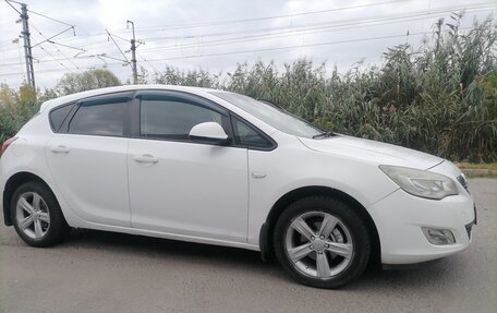 Opel Astra J, 2010 год, 523 968 рублей, 2 фотография