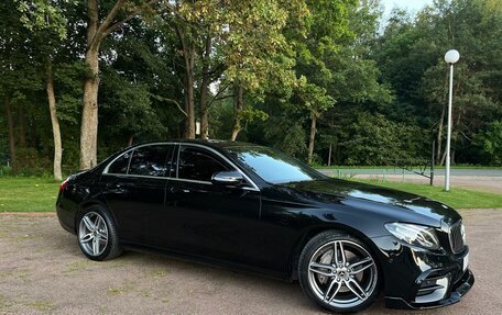 Mercedes-Benz E-Класс, 2018 год, 2 550 000 рублей, 2 фотография