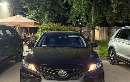 Toyota Camry, 2018 год, 2 370 000 рублей, 1 фотография