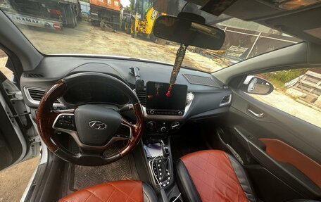 Hyundai Solaris II рестайлинг, 2019 год, 1 200 000 рублей, 8 фотография