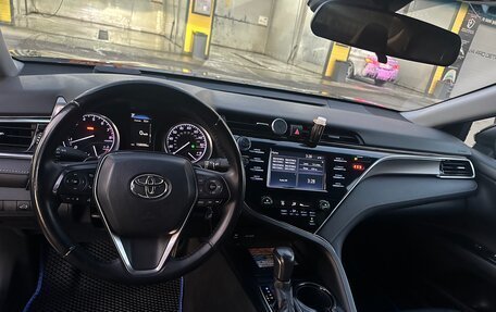 Toyota Camry, 2018 год, 2 600 000 рублей, 10 фотография