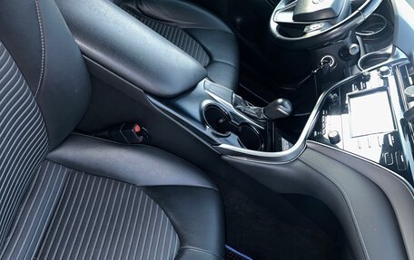 Toyota Camry, 2018 год, 2 600 000 рублей, 12 фотография