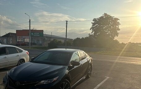 Toyota Camry, 2018 год, 2 600 000 рублей, 2 фотография