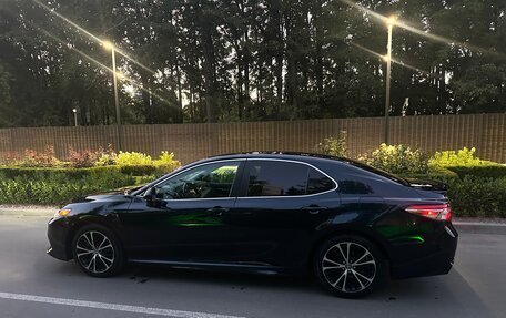 Toyota Camry, 2018 год, 2 600 000 рублей, 9 фотография