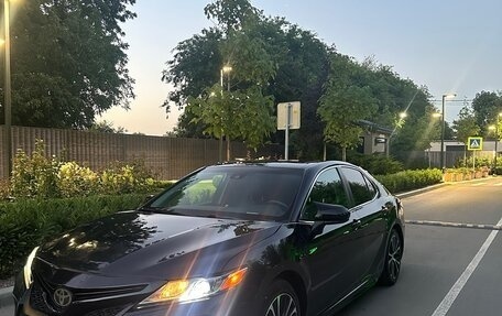 Toyota Camry, 2018 год, 2 600 000 рублей, 8 фотография