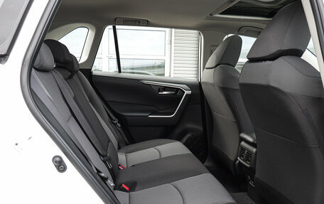 Toyota RAV4, 2025 год, 4 312 000 рублей, 11 фотография