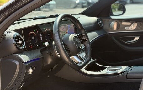 Mercedes-Benz E-Класс, 2022 год, 3 500 000 рублей, 4 фотография