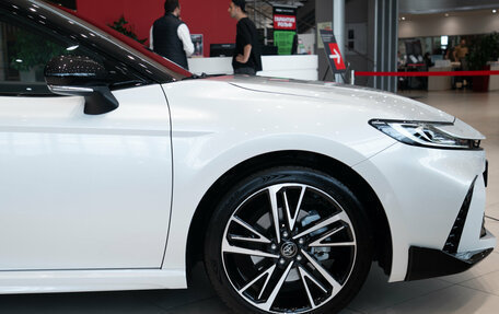 Toyota Camry, 2024 год, 4 704 000 рублей, 10 фотография