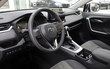 Toyota RAV4, 2025 год, 4 760 000 рублей, 12 фотография