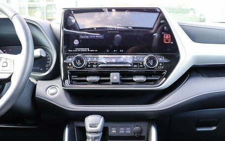 Toyota Highlander, 2025 год, 6 048 000 рублей, 17 фотография