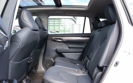 Toyota Highlander, 2025 год, 6 104 000 рублей, 27 фотография