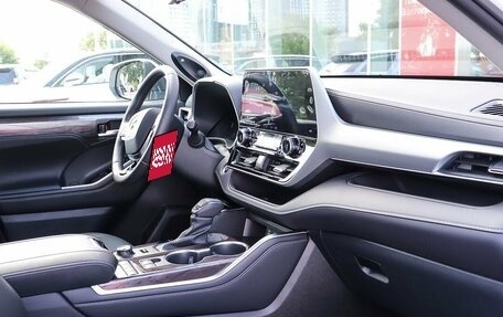 Toyota Highlander, 2025 год, 6 104 000 рублей, 26 фотография