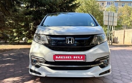 Honda Stepwgn IV, 2015 год, 1 990 000 рублей, 4 фотография
