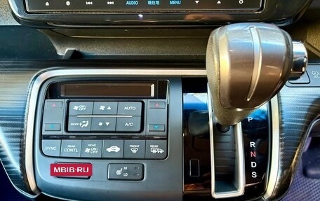 Honda Stepwgn IV, 2015 год, 1 990 000 рублей, 13 фотография
