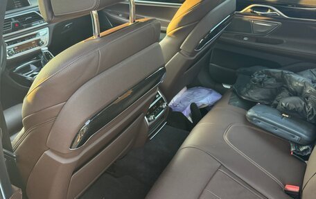 BMW 7 серия, 2018 год, 5 000 000 рублей, 9 фотография