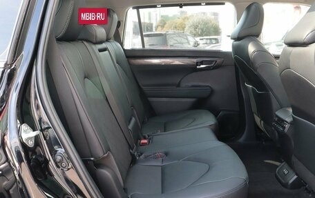 Toyota Highlander, 2025 год, 5 936 000 рублей, 30 фотография