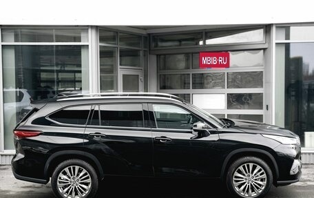 Toyota Highlander, 2025 год, 5 750 000 рублей, 24 фотография