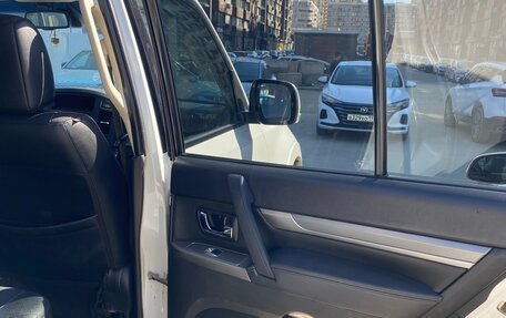 Mitsubishi Pajero IV, 2014 год, 2 700 000 рублей, 14 фотография