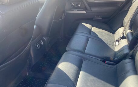 Mitsubishi Pajero IV, 2014 год, 2 700 000 рублей, 11 фотография