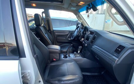 Mitsubishi Pajero IV, 2014 год, 2 700 000 рублей, 18 фотография