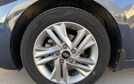 Hyundai Elantra VI рестайлинг, 2019 год, 1 550 000 рублей, 10 фотография