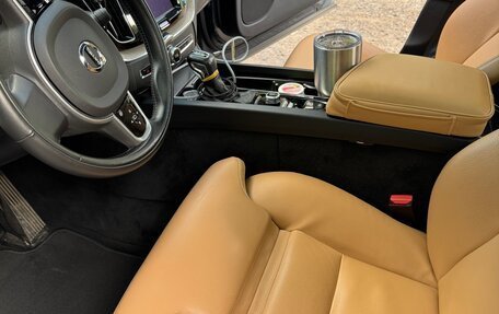 Volvo XC60 II, 2019 год, 3 100 000 рублей, 6 фотография