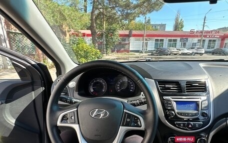 Hyundai Solaris II рестайлинг, 2012 год, 815 000 рублей, 3 фотография