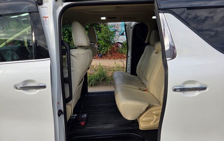 Toyota Touring HiAce I, 2000 год, 3 500 000 рублей, 24 фотография