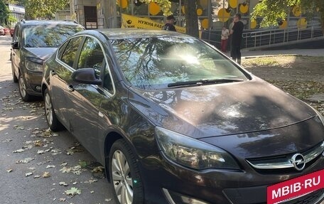 Opel Astra J, 2013 год, 650 000 рублей, 3 фотография