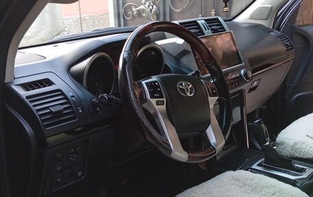 Toyota Land Cruiser Prado 150 рестайлинг 2, 2015 год, 2 950 000 рублей, 10 фотография