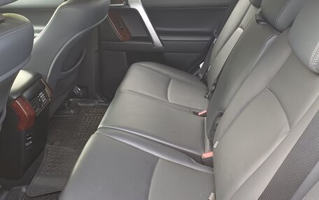 Toyota Land Cruiser Prado 150 рестайлинг 2, 2017 год, 4 635 000 рублей, 7 фотография