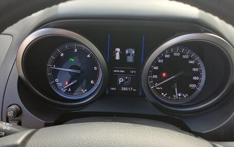 Toyota Land Cruiser Prado 150 рестайлинг 2, 2017 год, 4 635 000 рублей, 17 фотография