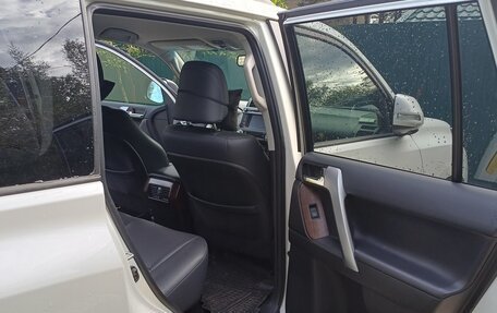 Toyota Land Cruiser Prado 150 рестайлинг 2, 2017 год, 4 635 000 рублей, 11 фотография