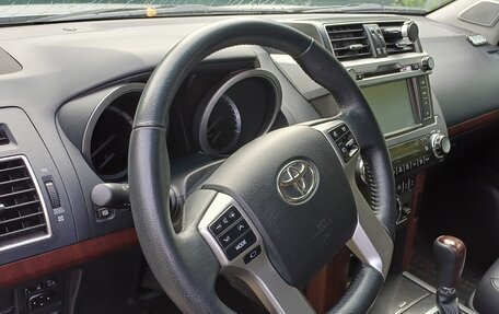 Toyota Land Cruiser Prado 150 рестайлинг 2, 2017 год, 4 635 000 рублей, 6 фотография