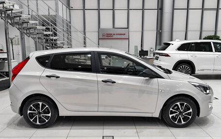 Hyundai Solaris II рестайлинг, 2015 год, 799 000 рублей, 4 фотография