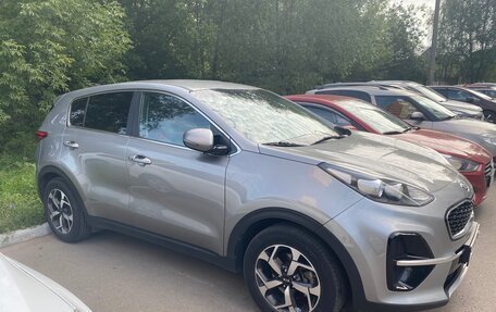 KIA Sportage IV рестайлинг, 2020 год, 2 420 000 рублей, 3 фотография