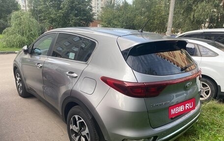 KIA Sportage IV рестайлинг, 2020 год, 2 420 000 рублей, 5 фотография