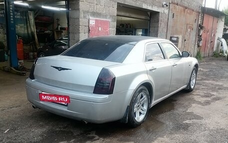 Chrysler 300C II, 2004 год, 600 000 рублей, 4 фотография