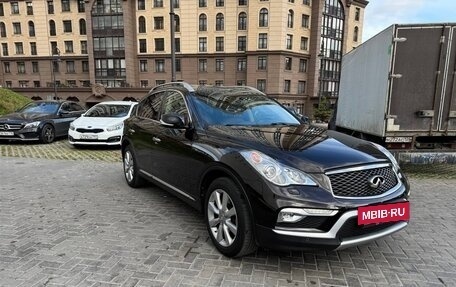 Infiniti QX50 I рестайлинг, 2017 год, 2 200 000 рублей, 7 фотография