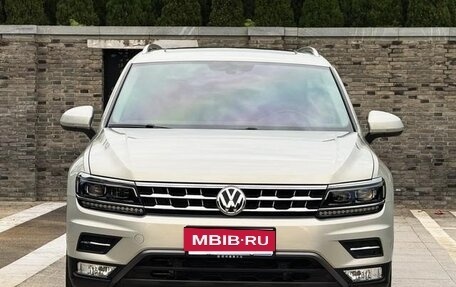 Volkswagen Tiguan II, 2020 год, 2 000 030 рублей, 2 фотография