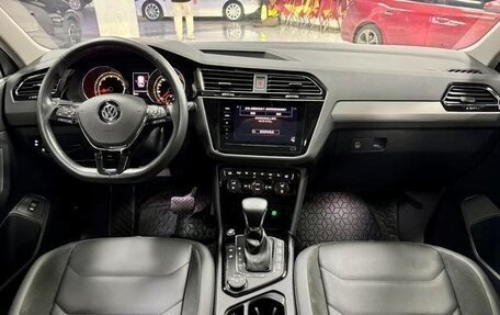 Volkswagen Tiguan II, 2020 год, 2 000 030 рублей, 15 фотография