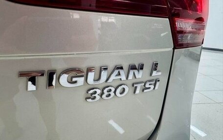 Volkswagen Tiguan II, 2020 год, 2 000 030 рублей, 10 фотография