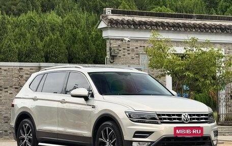 Volkswagen Tiguan II, 2020 год, 2 000 030 рублей, 3 фотография