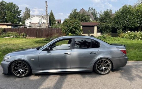 BMW 5 серия, 2004 год, 900 000 рублей, 6 фотография