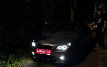 BMW 5 серия, 2004 год, 900 000 рублей, 12 фотография